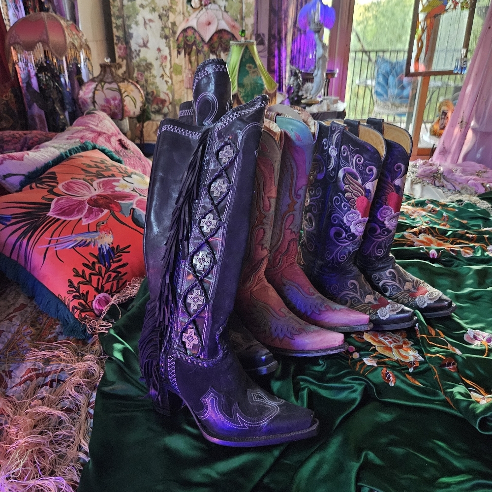 GORGEOUS Boots *